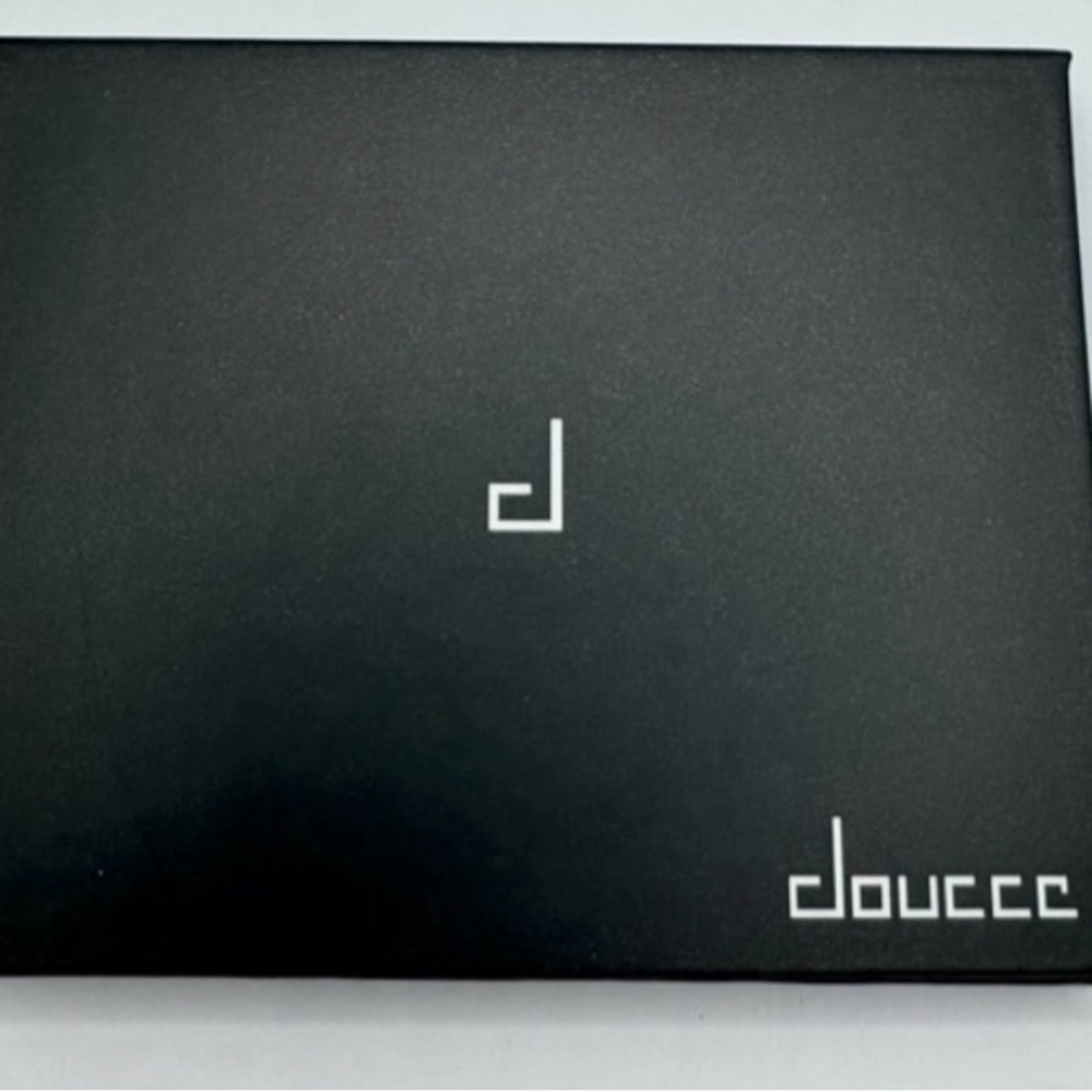 Doucce On The Go Makeup Eyeshadow Face Palette Neutral Colors - Picture 4 of 4
